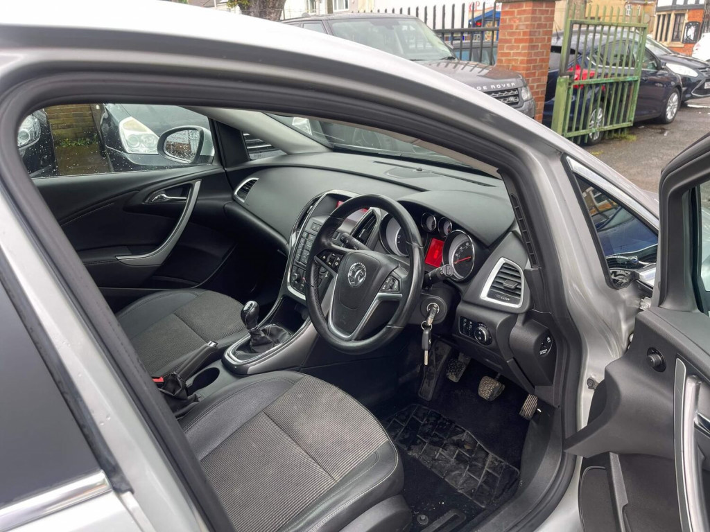 VAUXHALL ASTRA