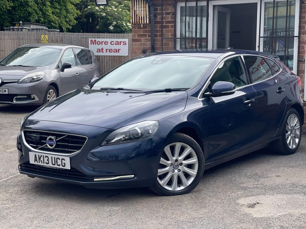View VOLVO V40 2.0 D3 SE Lux Nav Euro 5 (s/s) 5dr