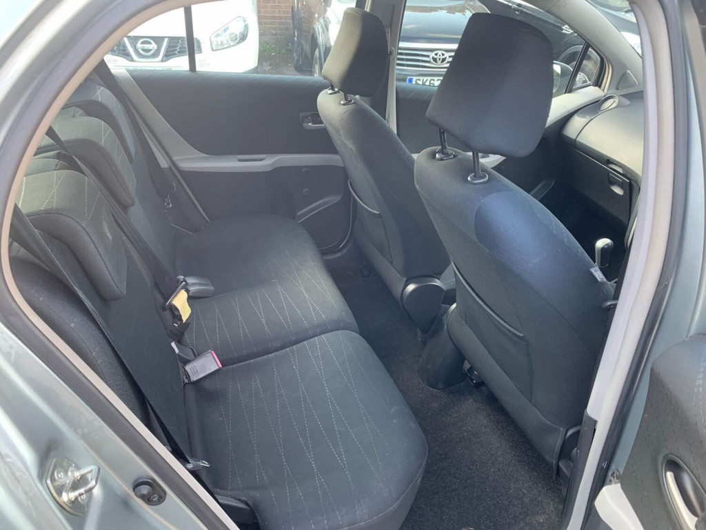 TOYOTA YARIS