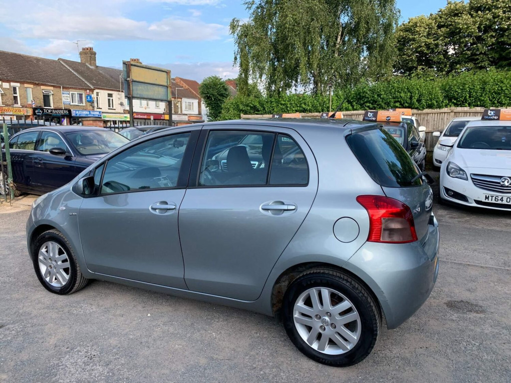 TOYOTA YARIS