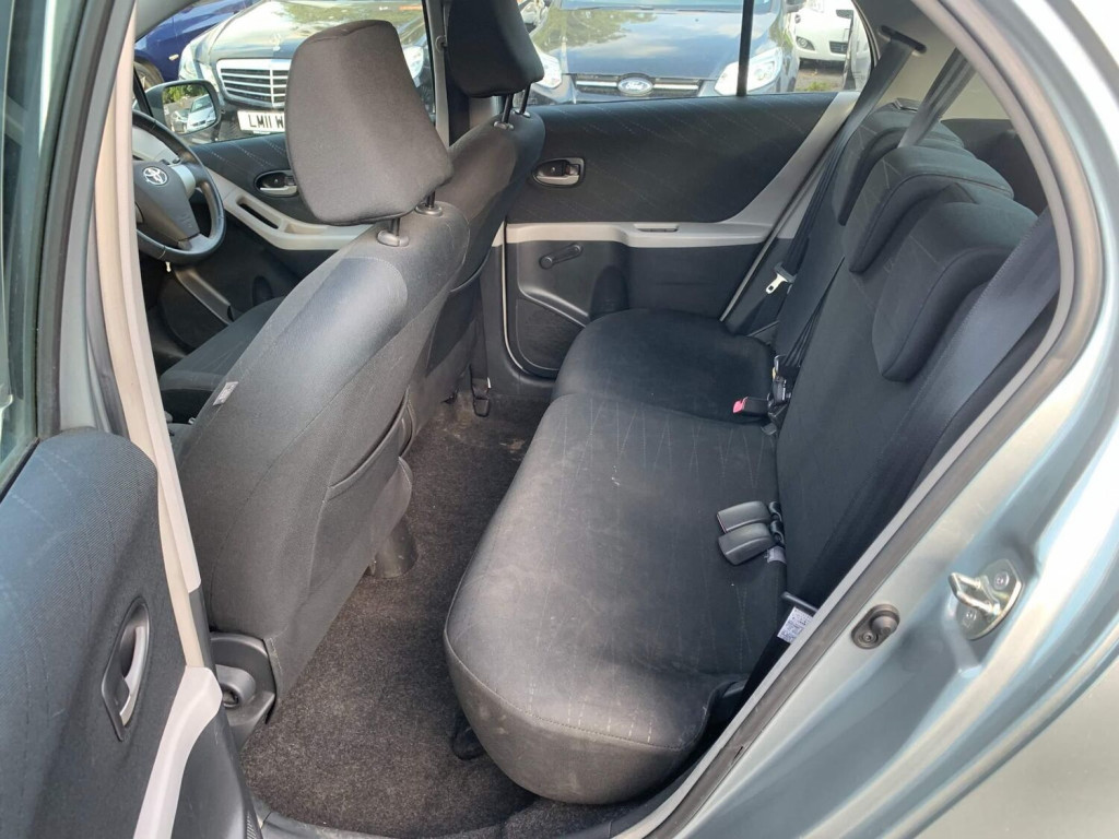 TOYOTA YARIS