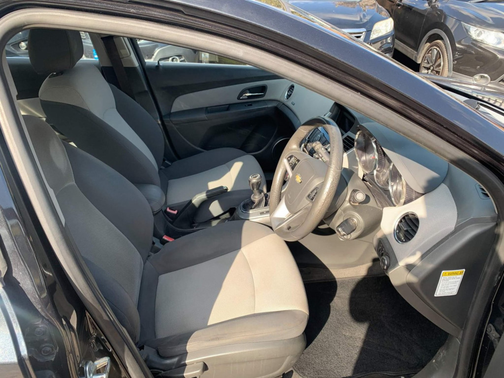 CHEVROLET CRUZE