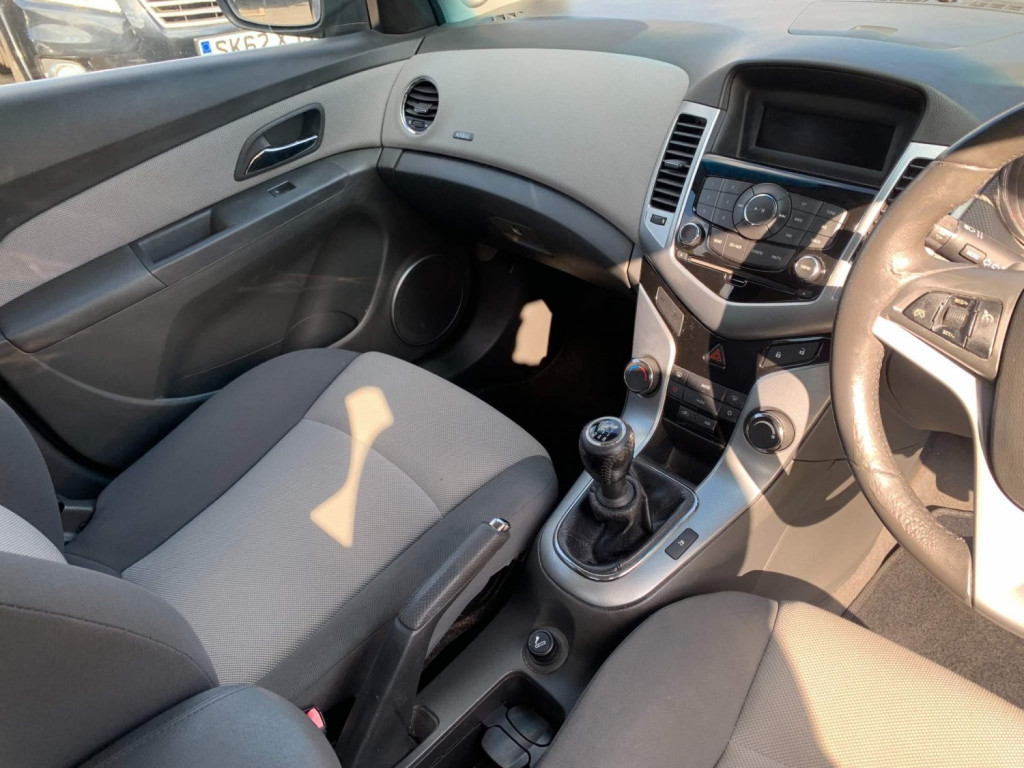 CHEVROLET CRUZE