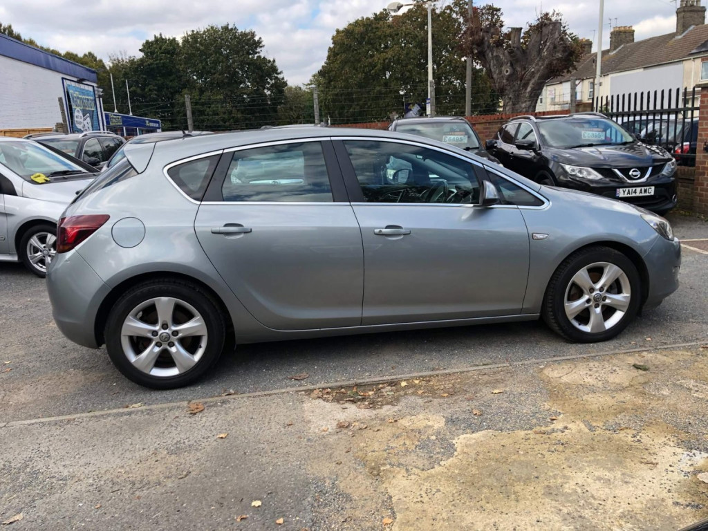 VAUXHALL ASTRA