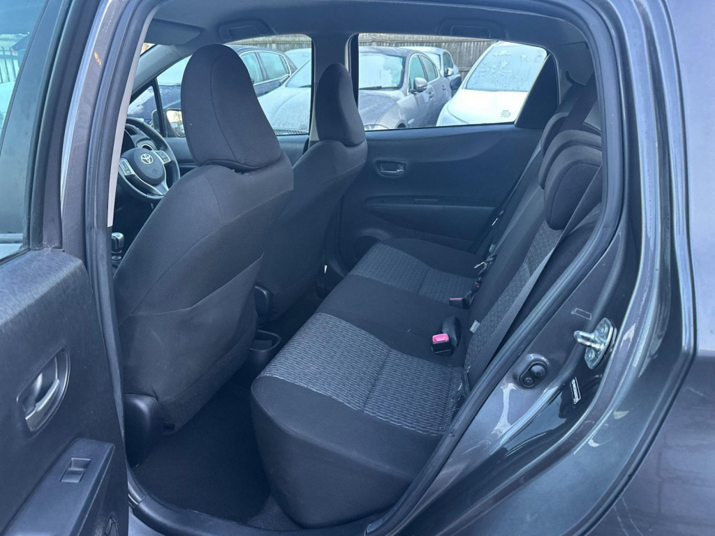 TOYOTA YARIS