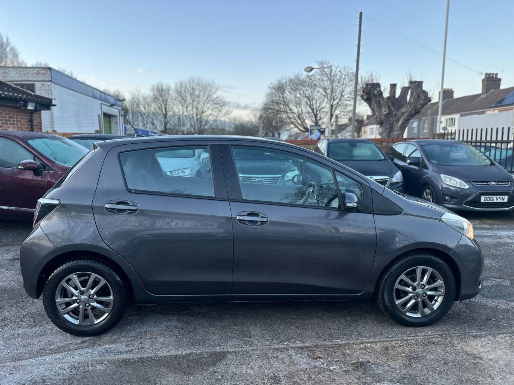 TOYOTA YARIS