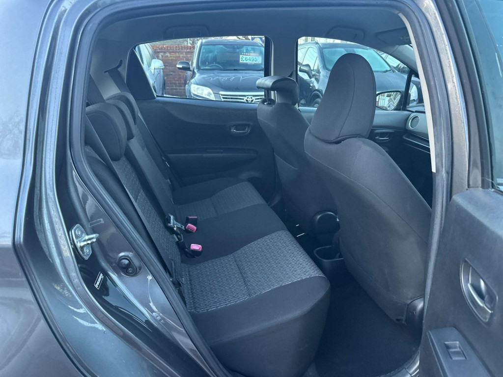 TOYOTA YARIS