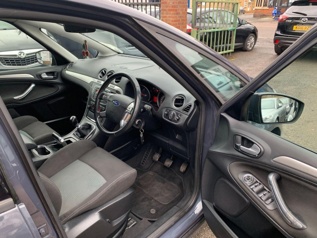 FORD S-MAX