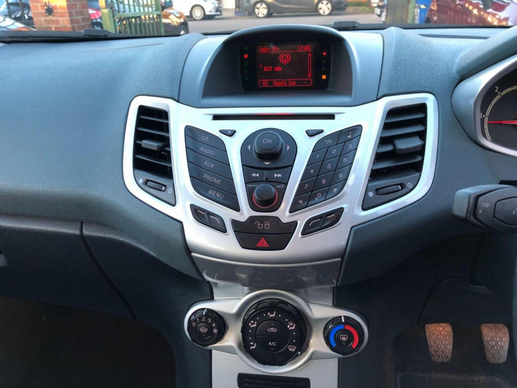 FORD FIESTA