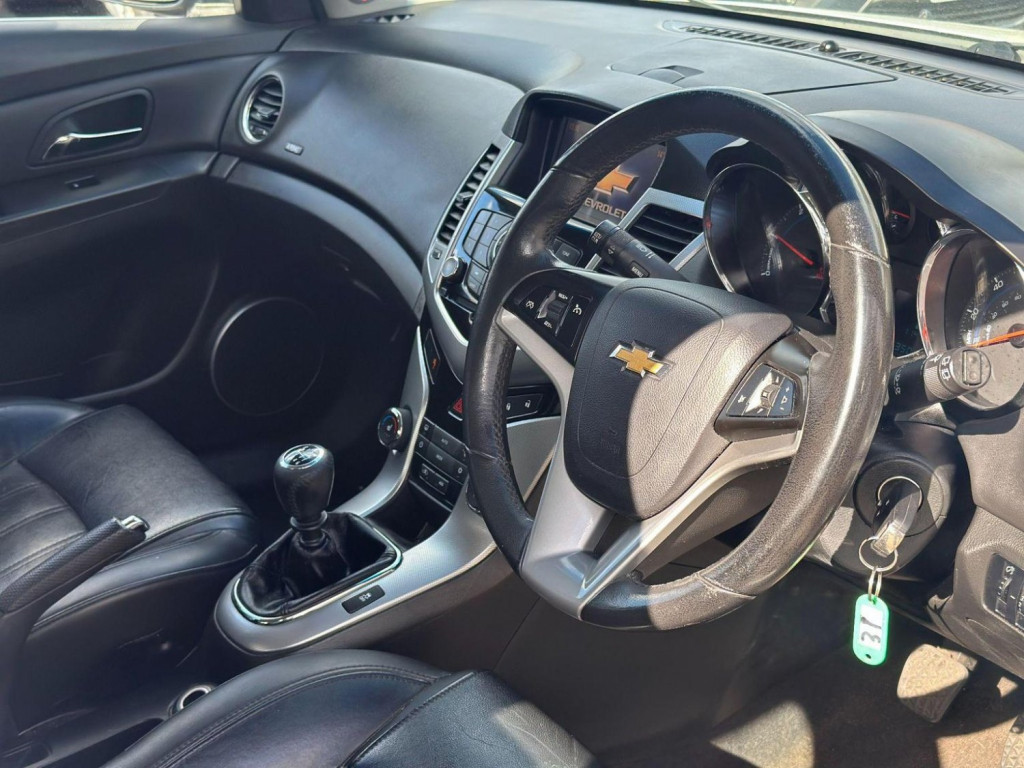 CHEVROLET CRUZE