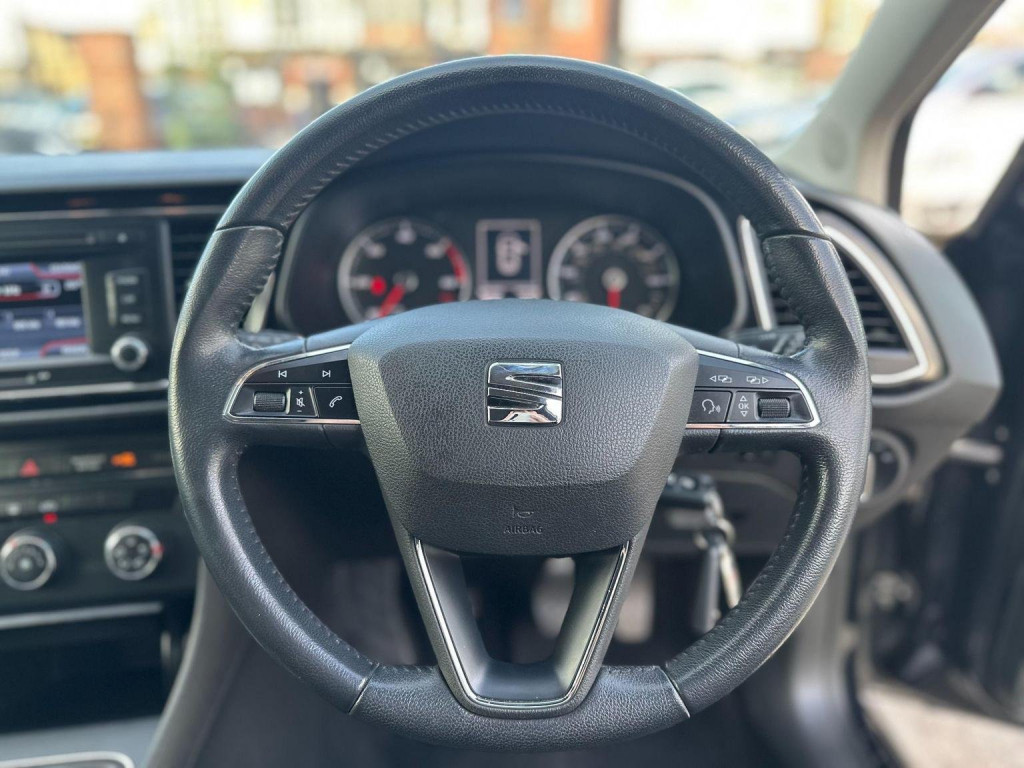 SEAT LEON
