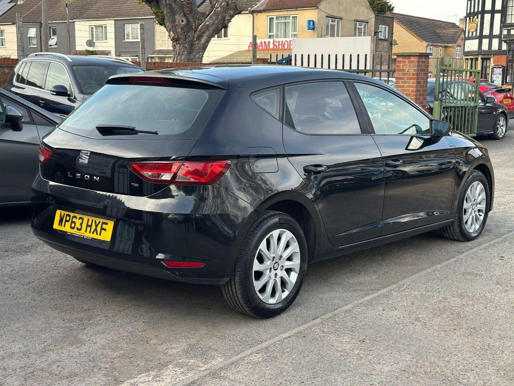 SEAT LEON