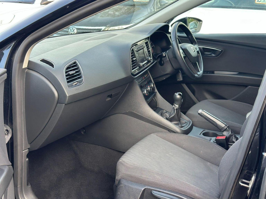 SEAT LEON