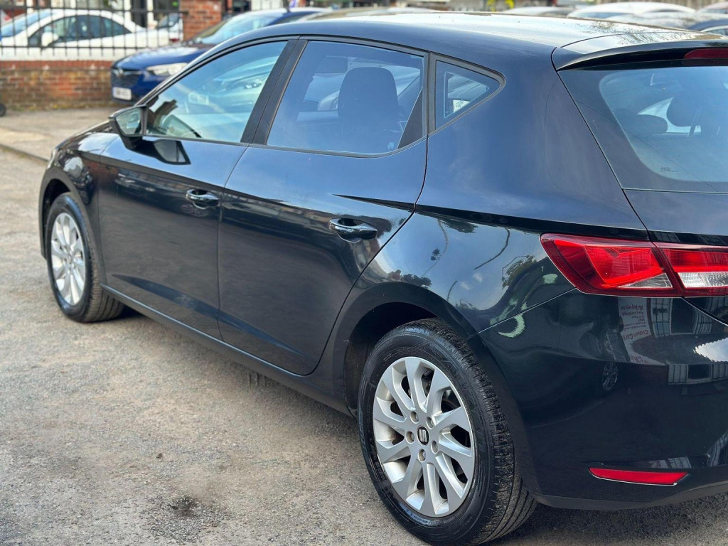SEAT LEON
