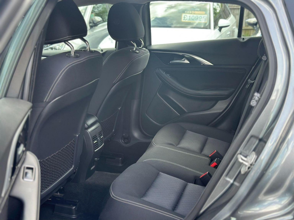 INFINITI Q30