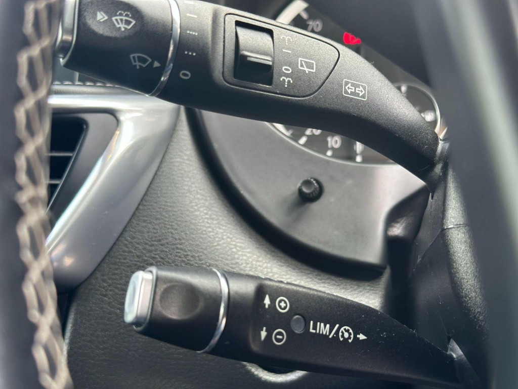INFINITI Q30