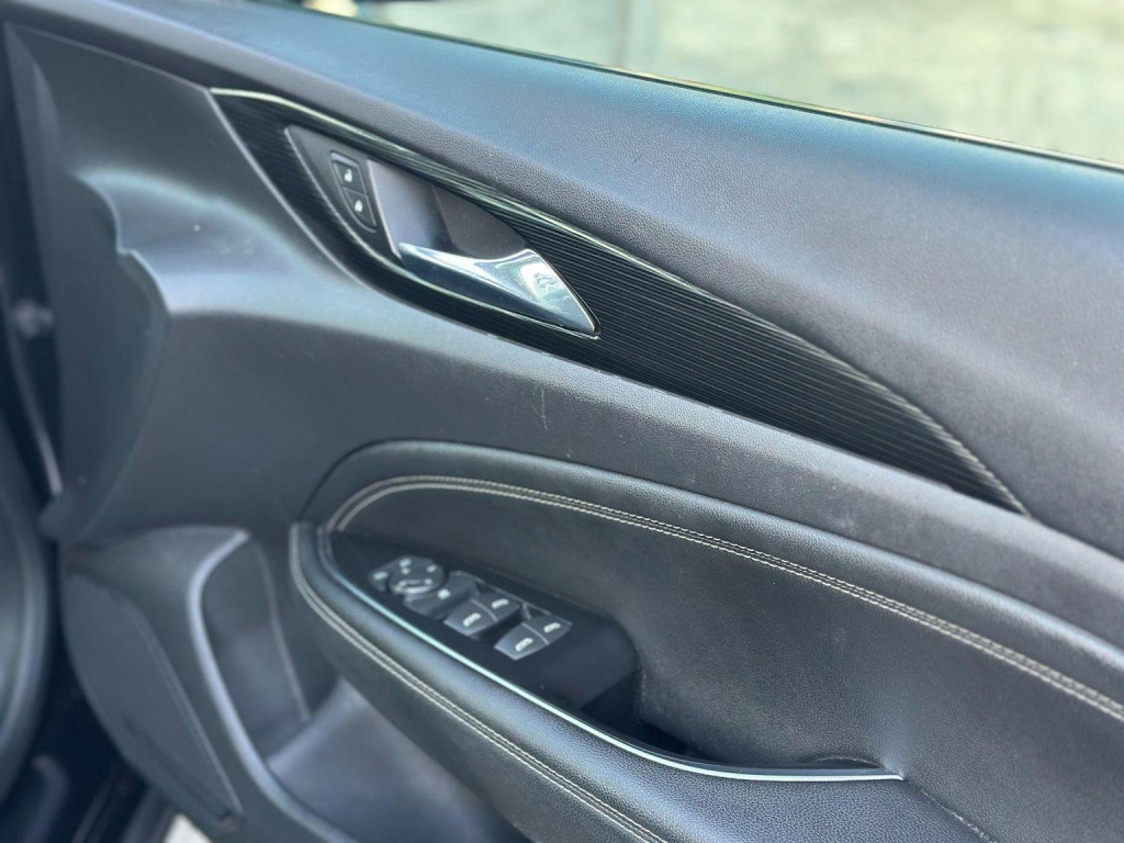 VAUXHALL INSIGNIA