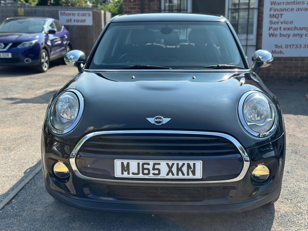 View MINI HATCH 1.5 Cooper D Euro 6 (s/s) 5dr