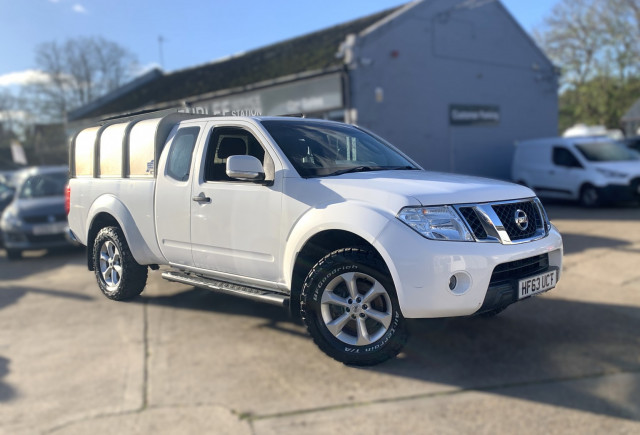 NISSAN NAVARA