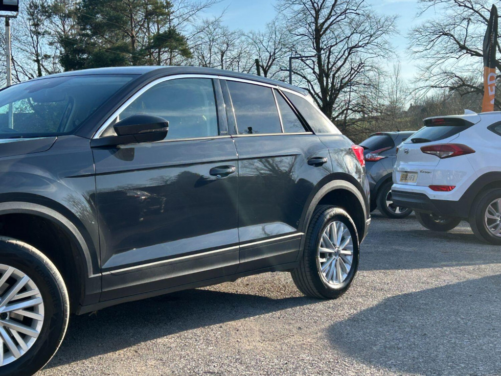 VOLKSWAGEN T-ROC