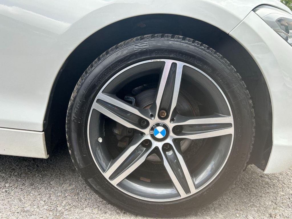 BMW 1 SERIES