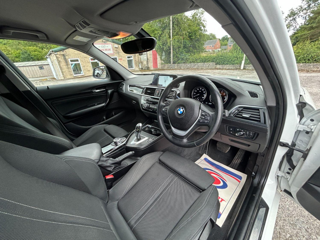 BMW 1 SERIES