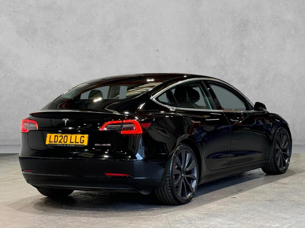 TESLA MODEL 3
