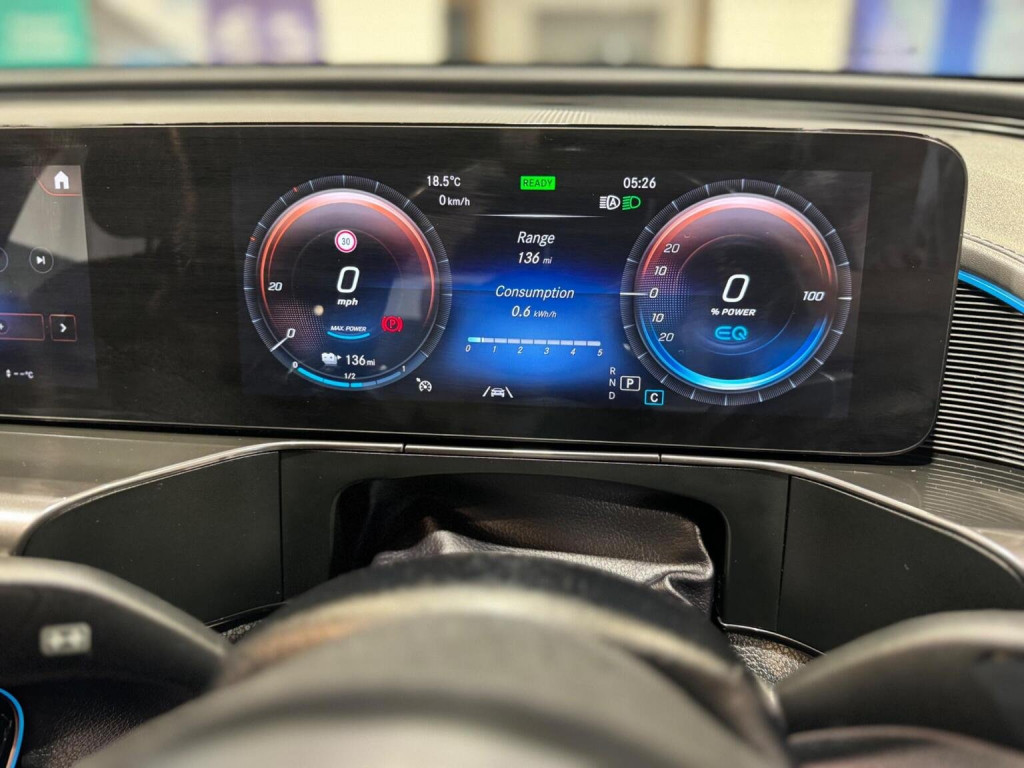 MERCEDES-BENZ EQC