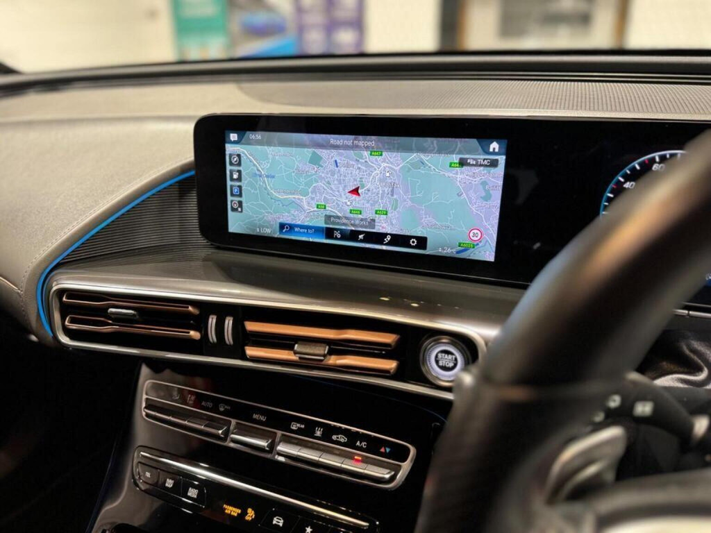 MERCEDES-BENZ EQC