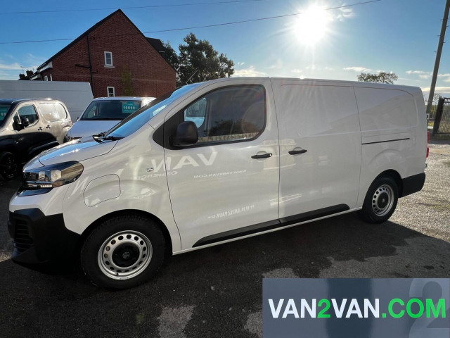 VAUXHALL VIVARO