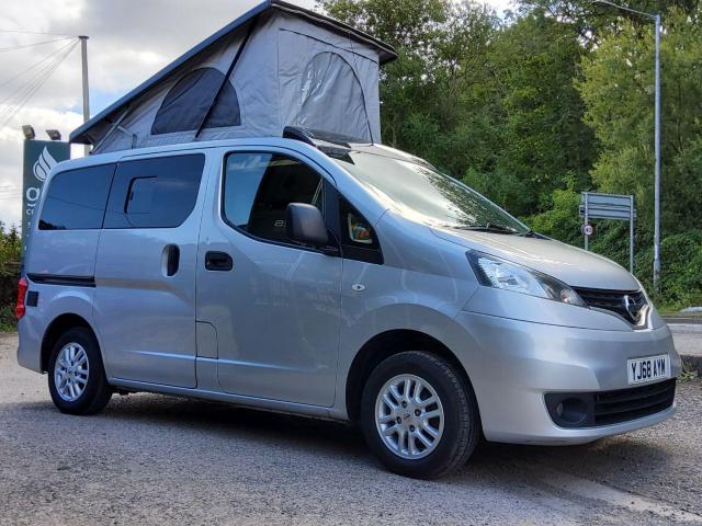 NISSAN NV200