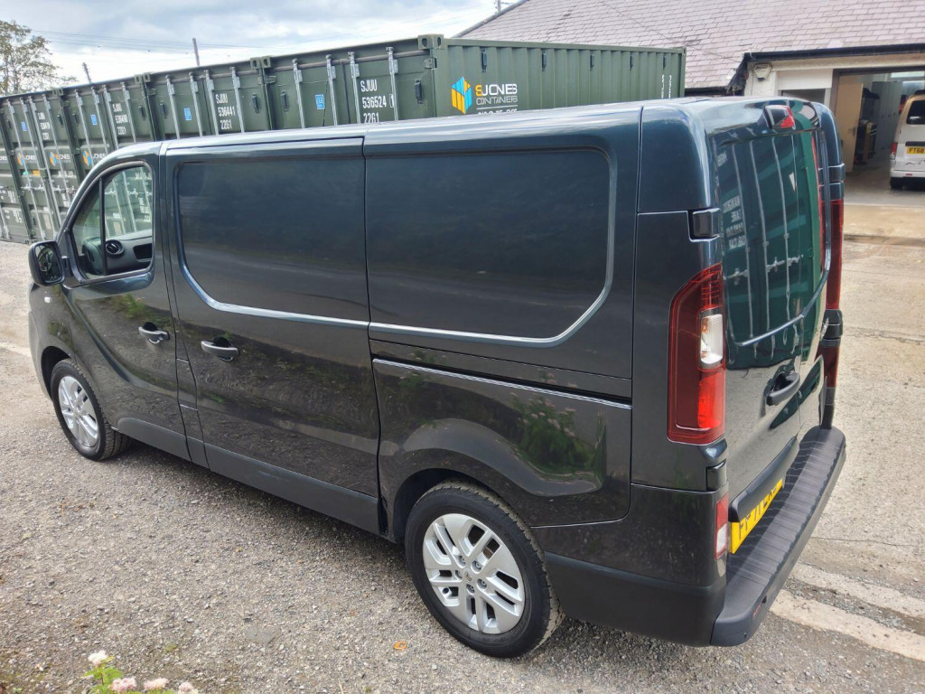 RENAULT TRAFIC