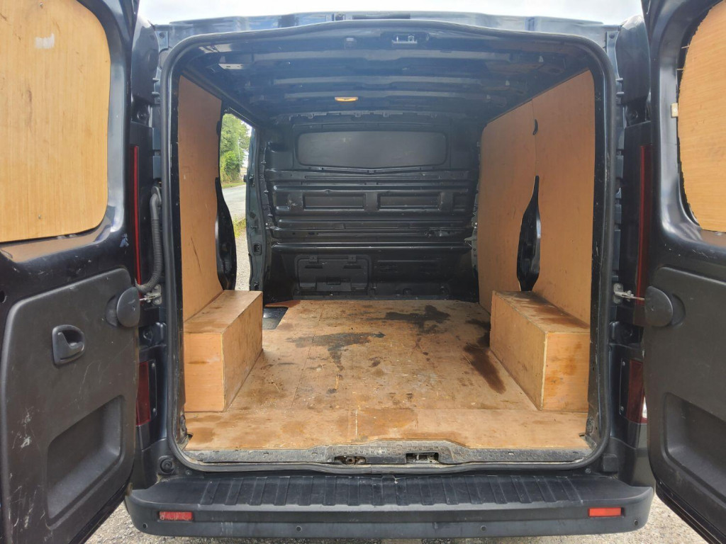 RENAULT TRAFIC