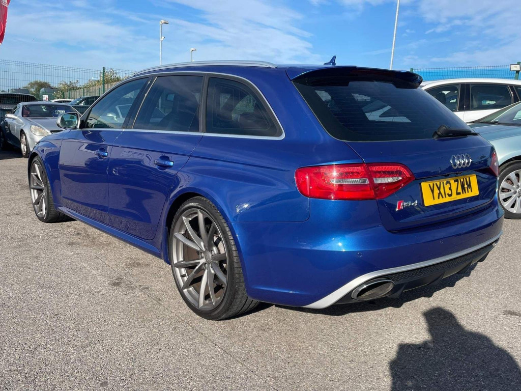 AUDI RS4
