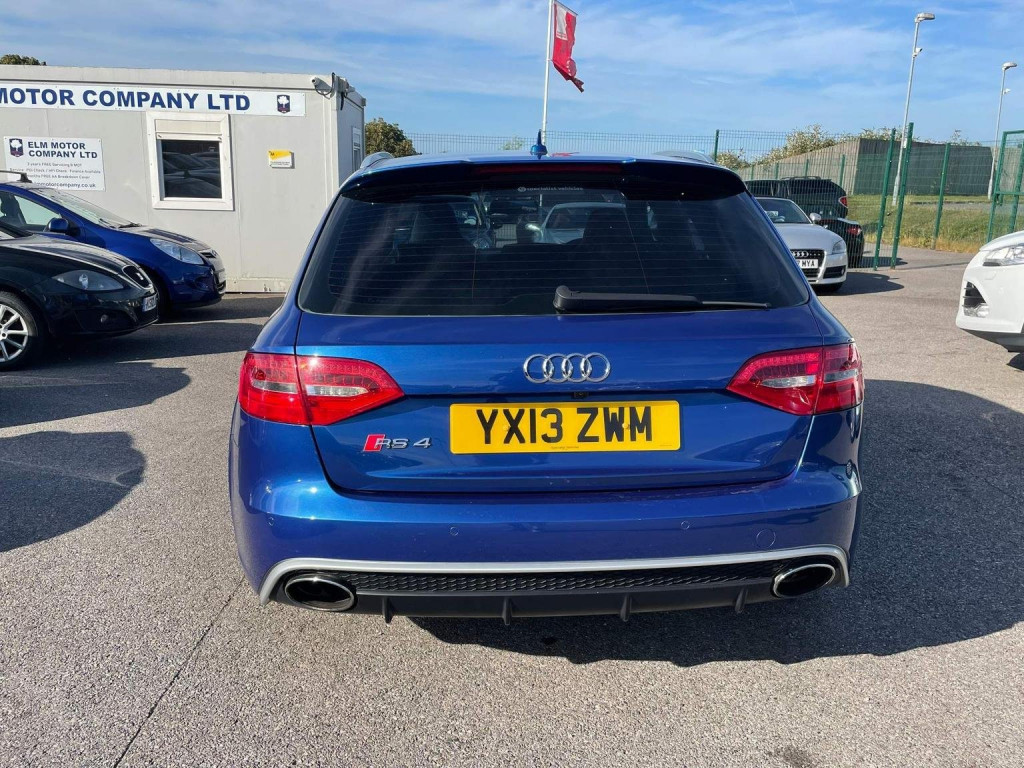 AUDI RS4