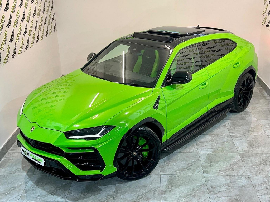 LAMBORGHINI URUS