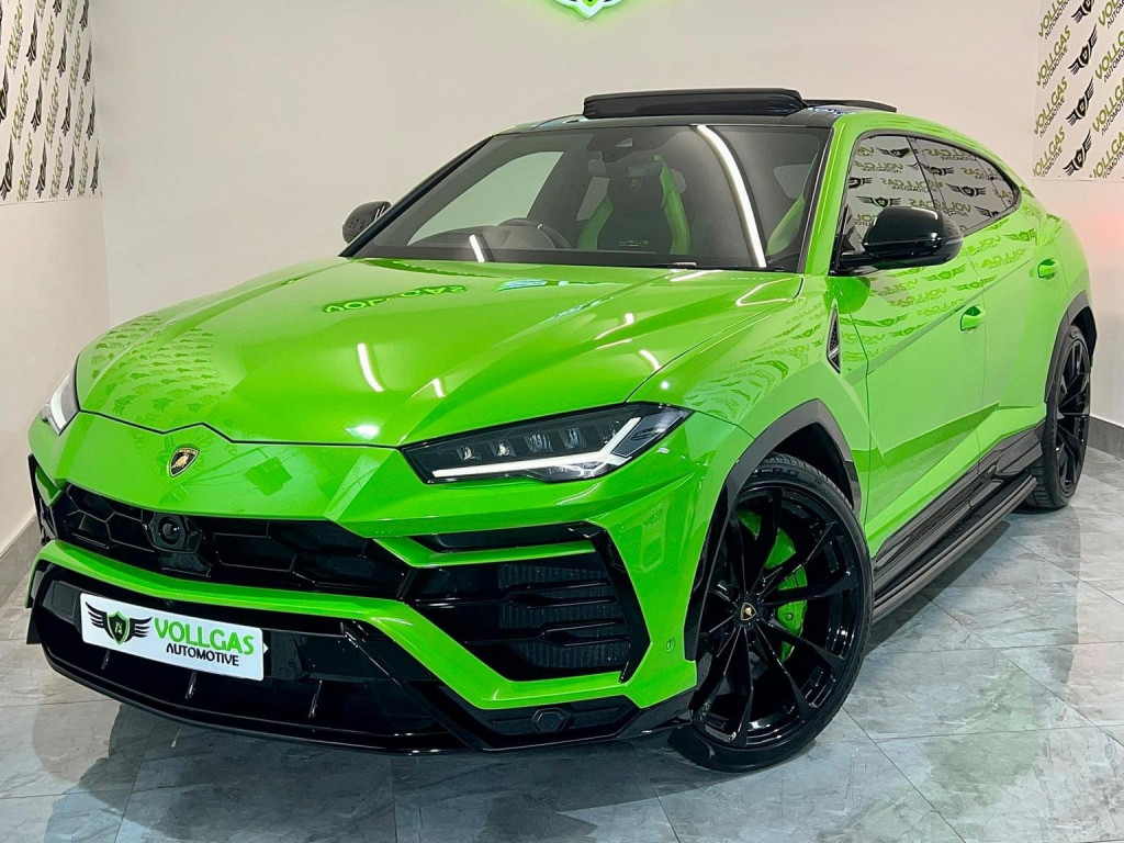 LAMBORGHINI URUS