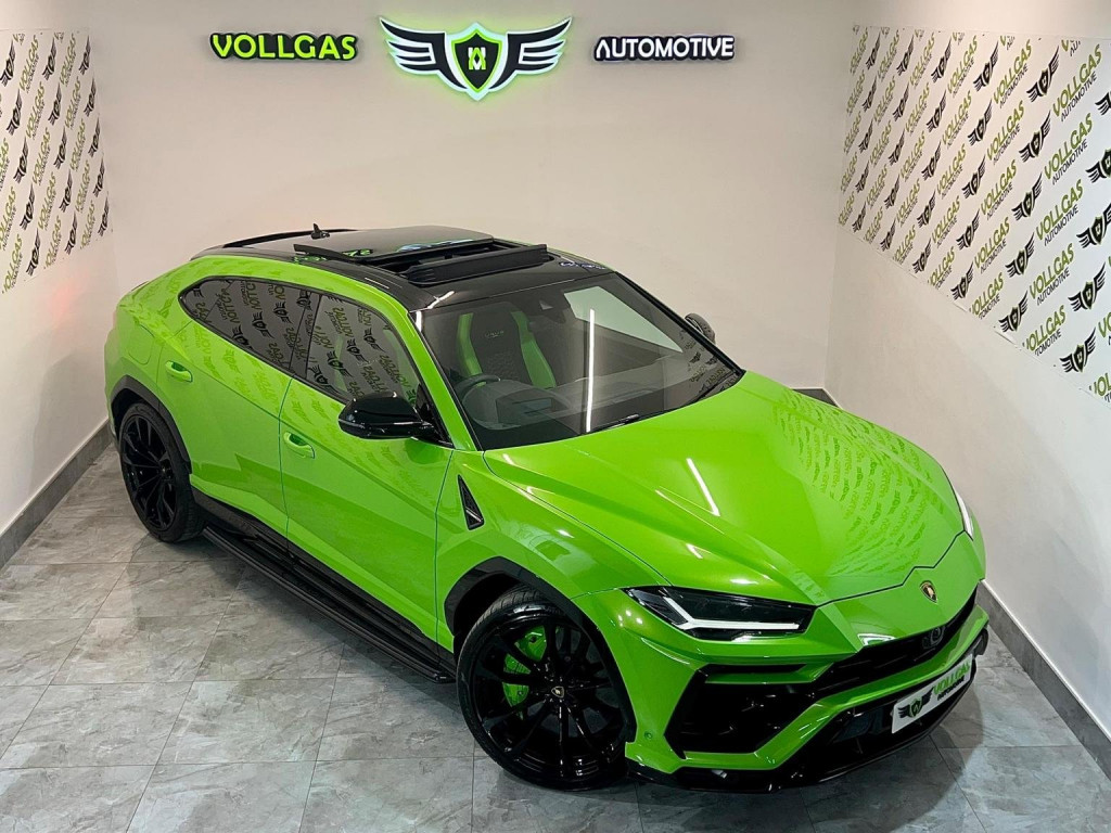 LAMBORGHINI URUS