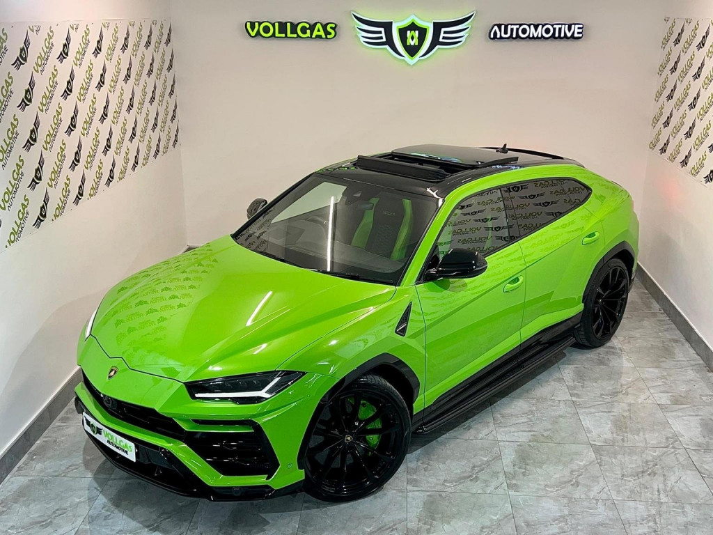 LAMBORGHINI URUS