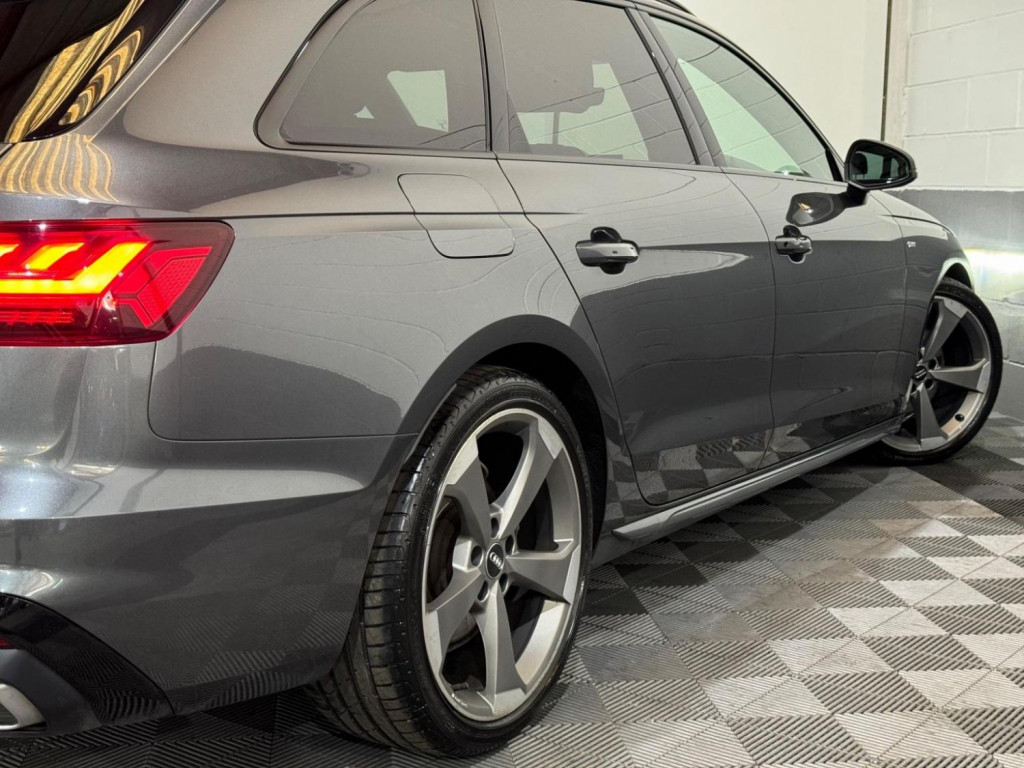 AUDI A4 AVANT