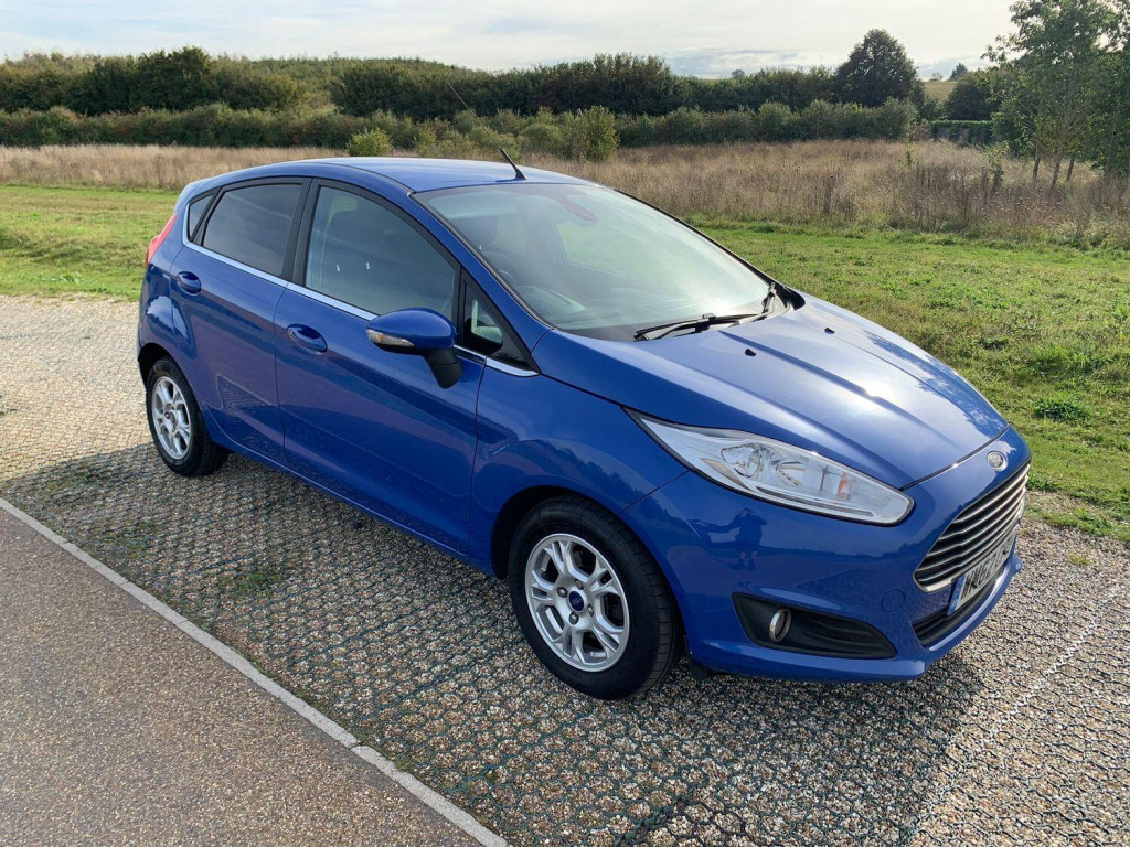 View FORD FIESTA 1.6 TDCi ECOnetic Titanium