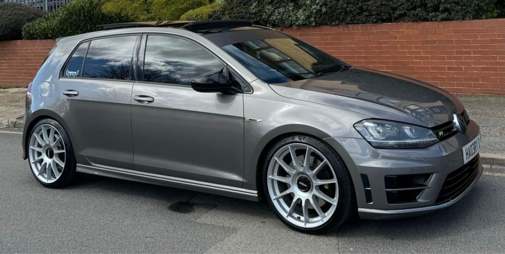 View VOLKSWAGEN GOLF 2.0 TSI BlueMotion Tech R