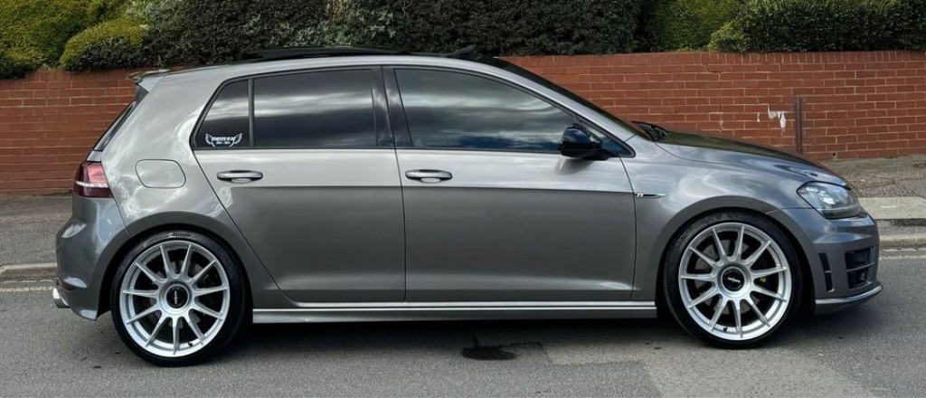 View VOLKSWAGEN GOLF 2.0 TSI BlueMotion Tech R