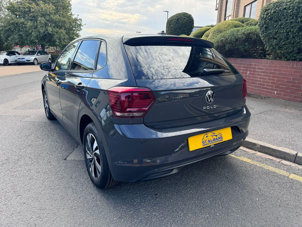 VOLKSWAGEN POLO