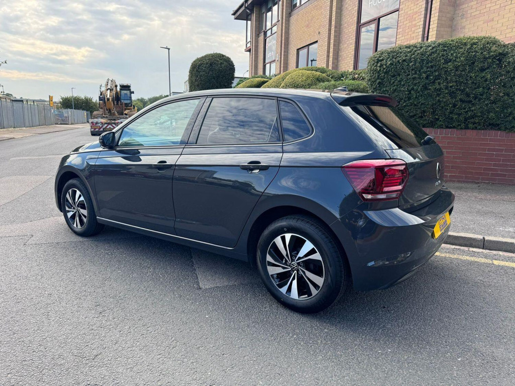 VOLKSWAGEN POLO
