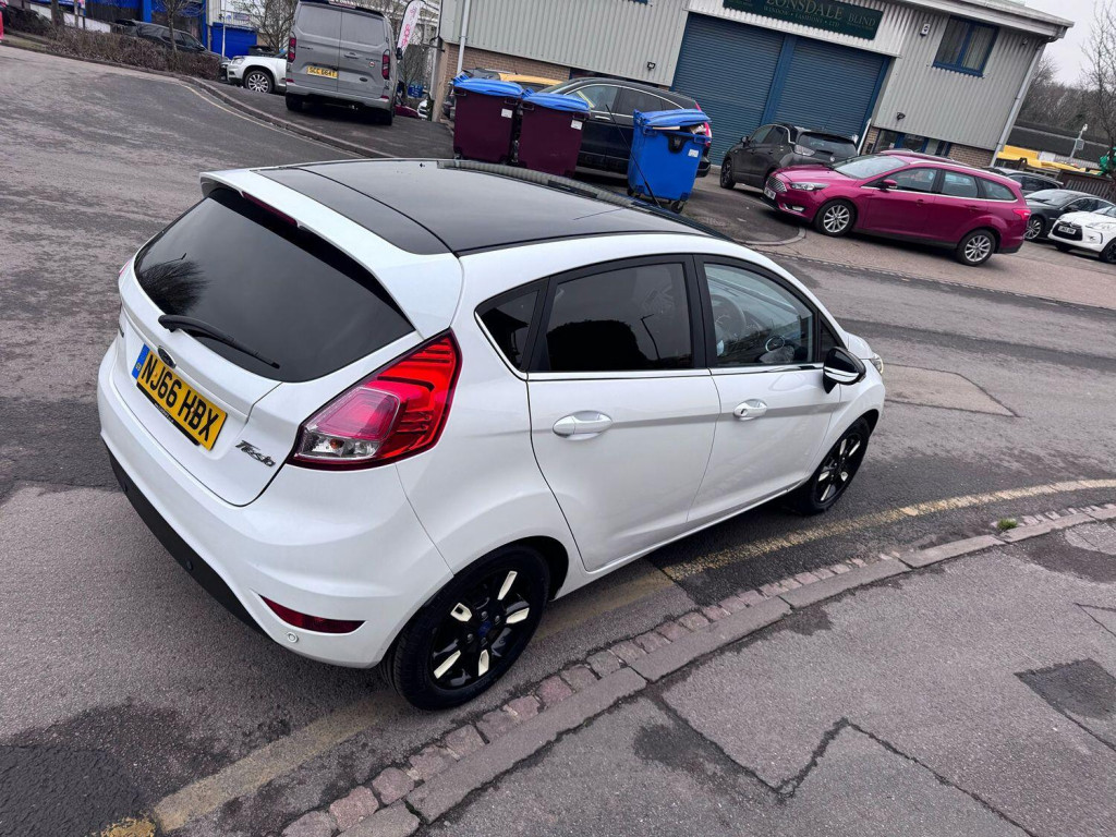 View FORD FIESTA 1.0 T EcoBoost Zetec White Edition