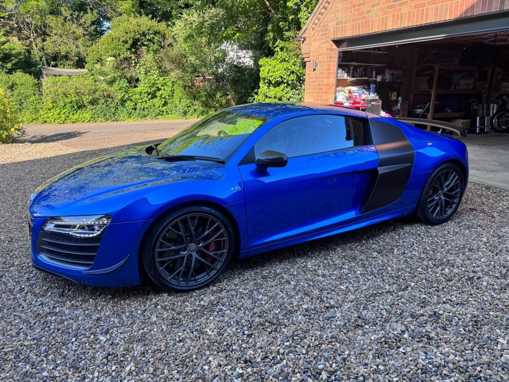 View AUDI R8 5.2 FSI V10 LMX