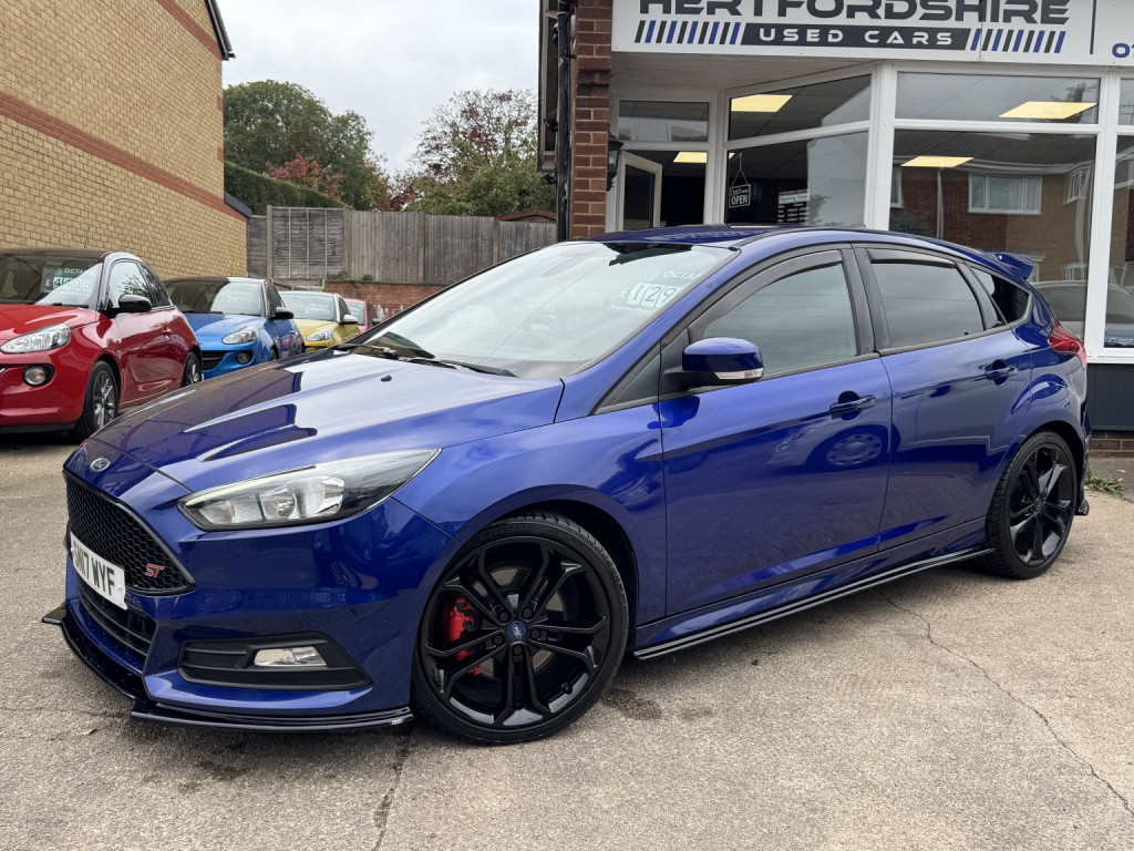 View FORD FOCUS 2.0 T EcoBoost ST-2