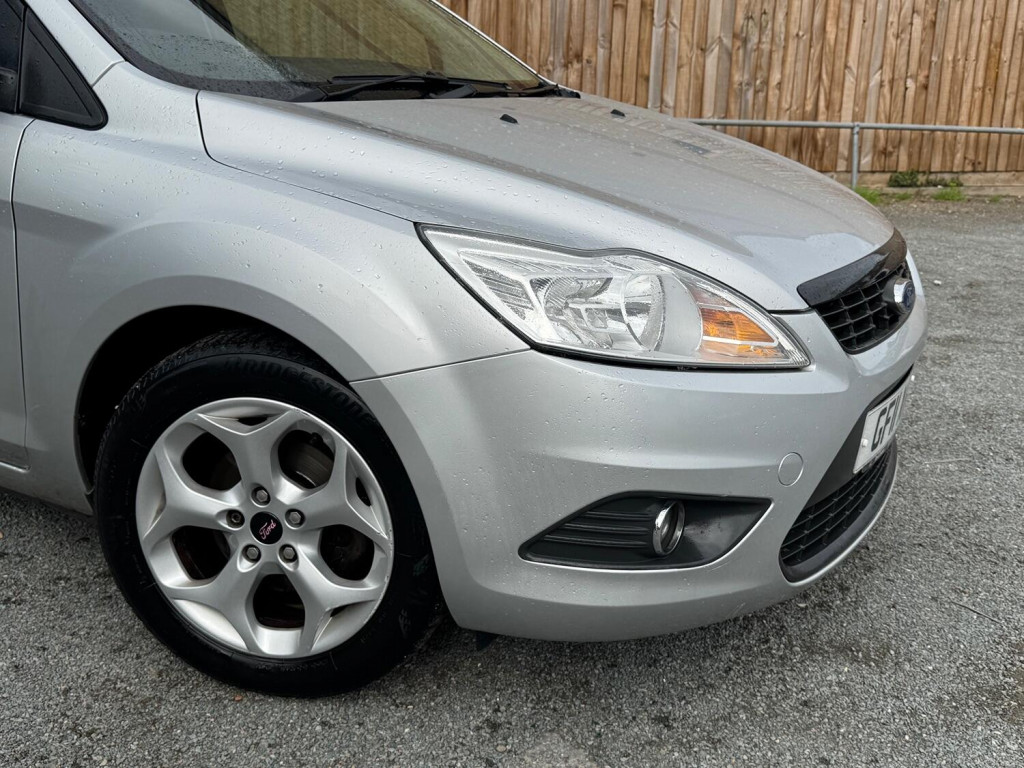 View FORD FOCUS 1.6 Sport
