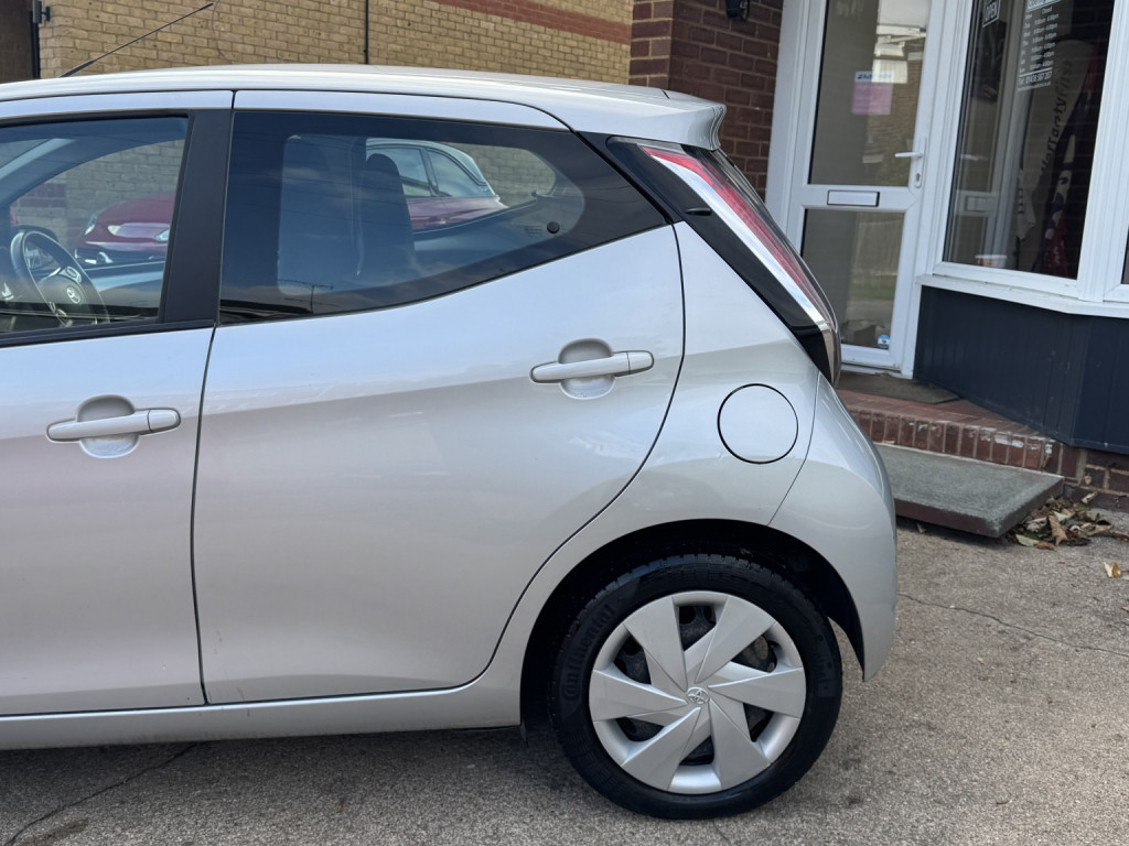 TOYOTA AYGO